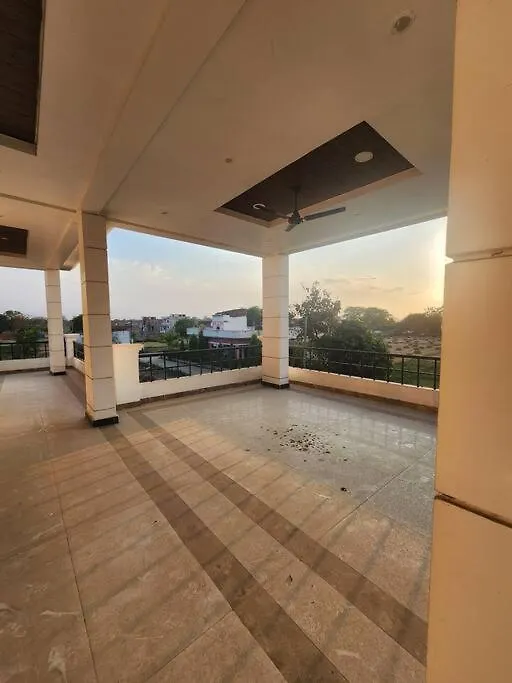 Shanti Niwas Villa Váránaszi India