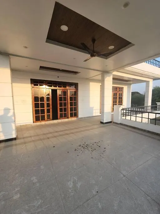 Shanti Niwas Villa Váránaszi India